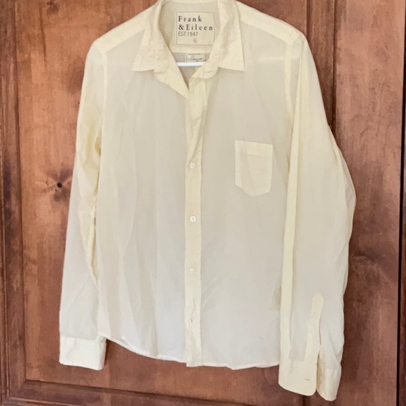 Frank & Eileen Barry Tailored Button-Up, Featherweight, Size L. Light Yellow. - Picture 2 of 4